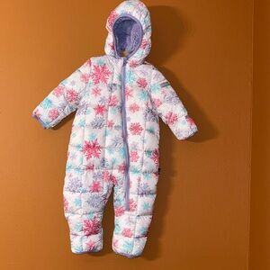 Spyder Baby Snowsuit size 9-12 m warm - pretty - snowflakes